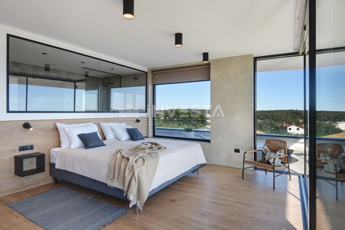 Pula, Luksuzna Vila 420 m² s Pogledom na Morje