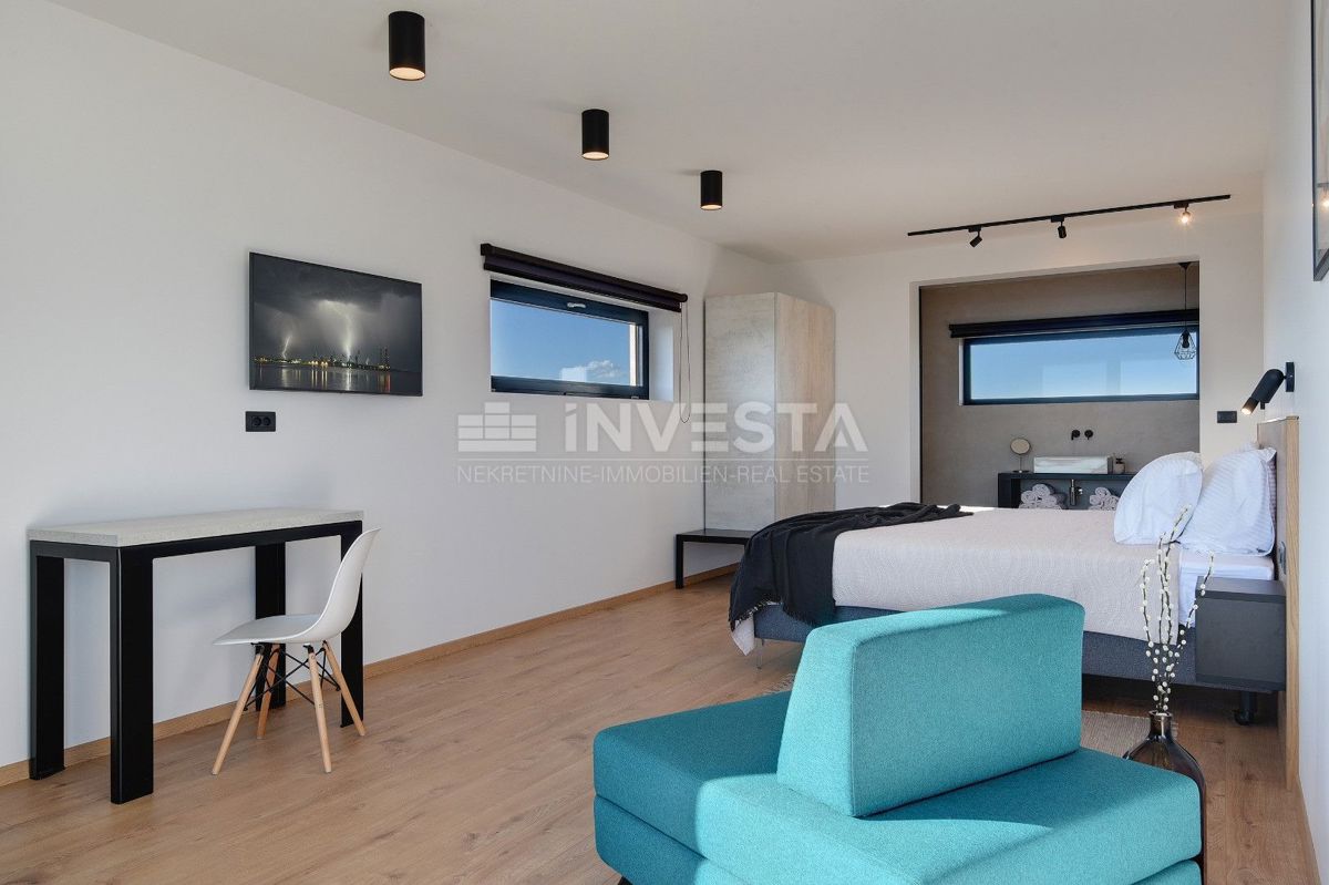 Pula, Luksuzna Vila 420 m² s Pogledom na Morje