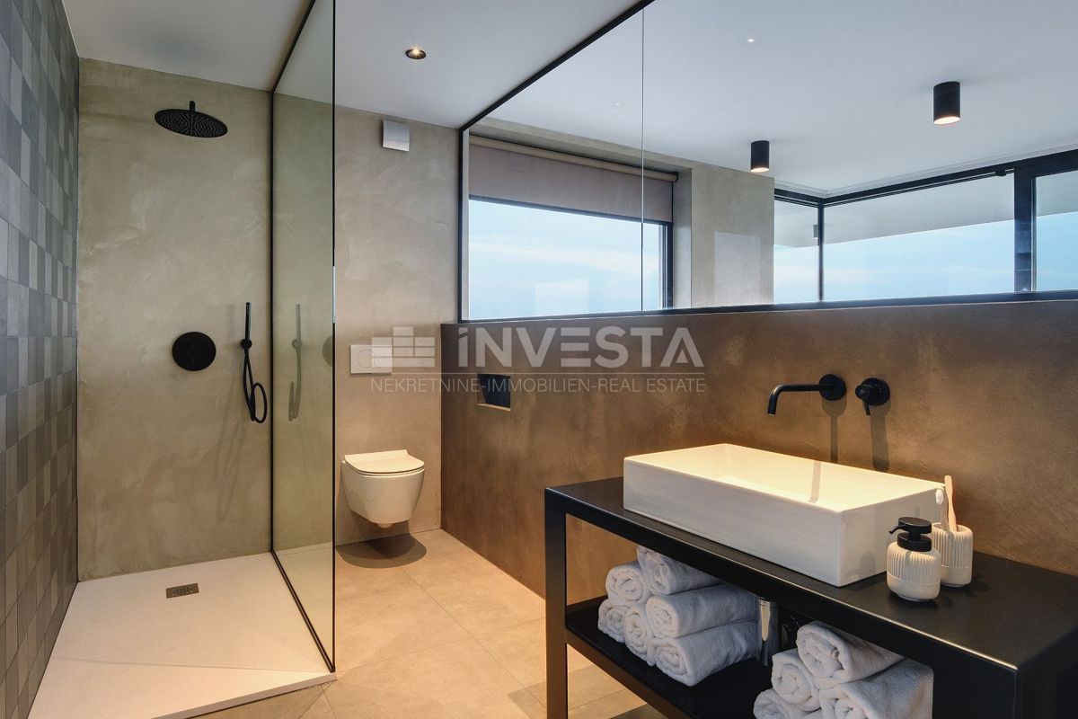 Pula, Luksuzna Vila 420 m² s Pogledom na Morje