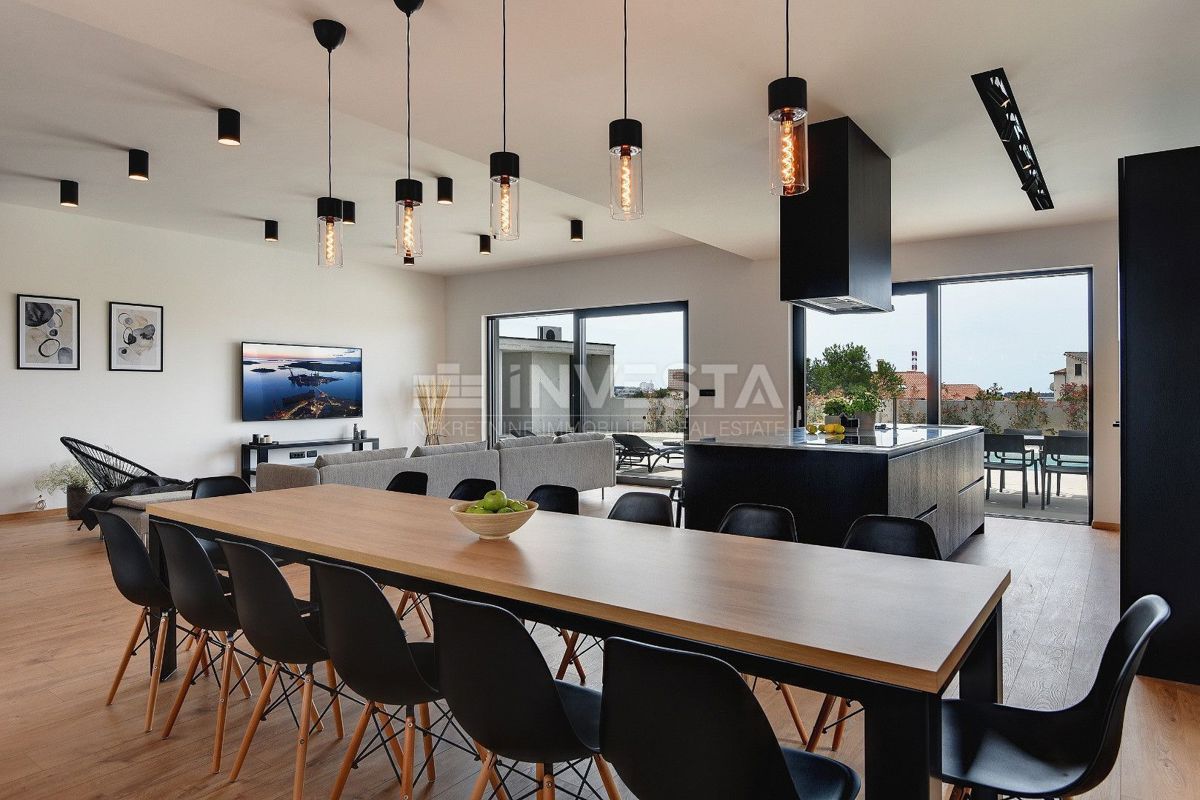 Pula, Luksuzna Vila 420 m² s Pogledom na Morje