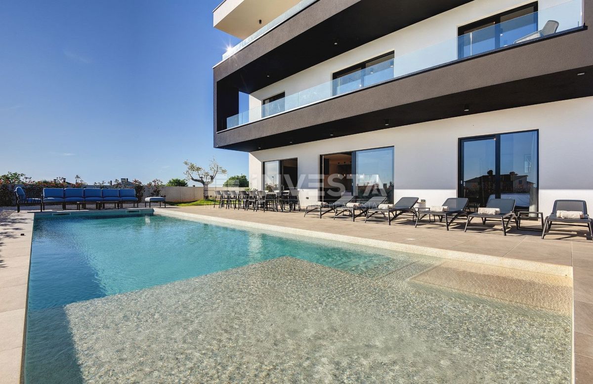 Pula, Luksuzna Vila 420 m² s Pogledom na Morje