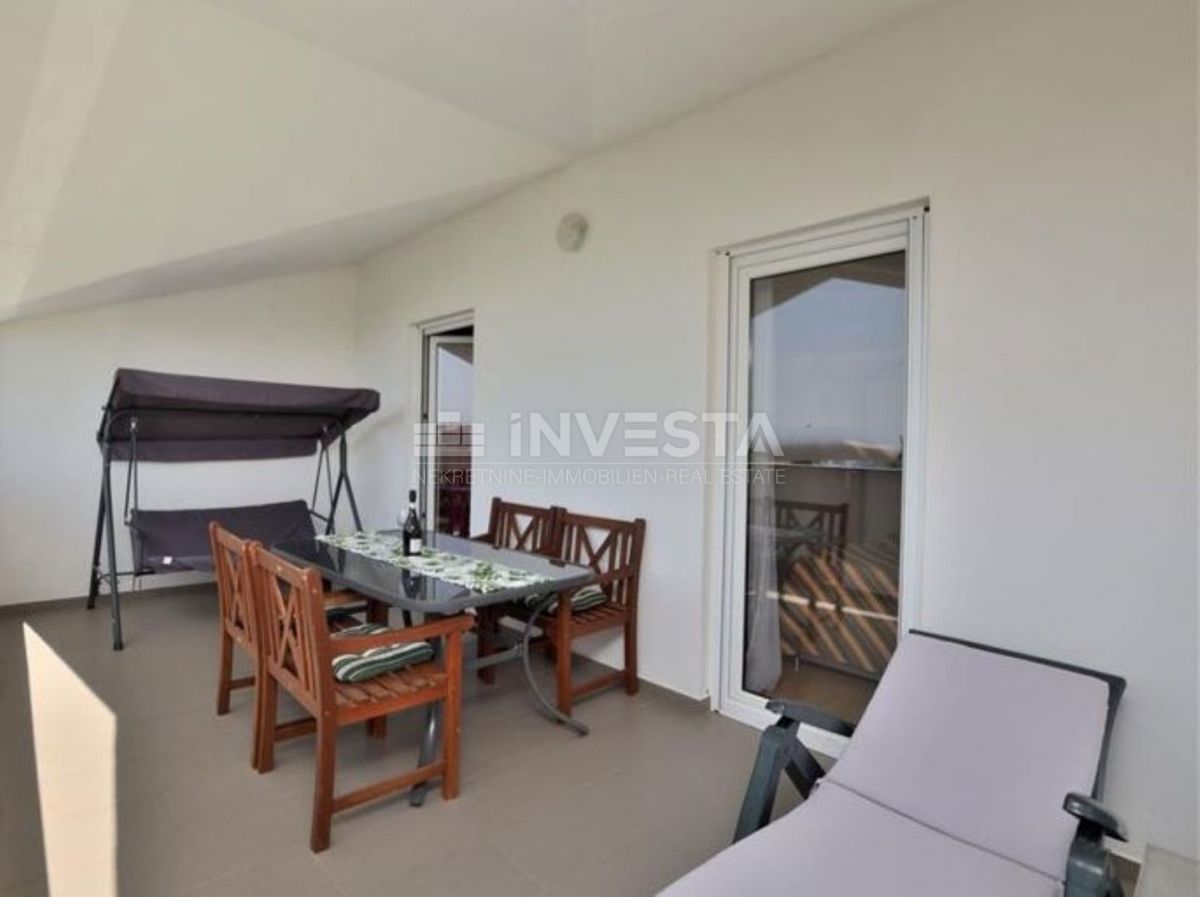Fažana, apartmajska hiša s 6 apartmaji in bazenom