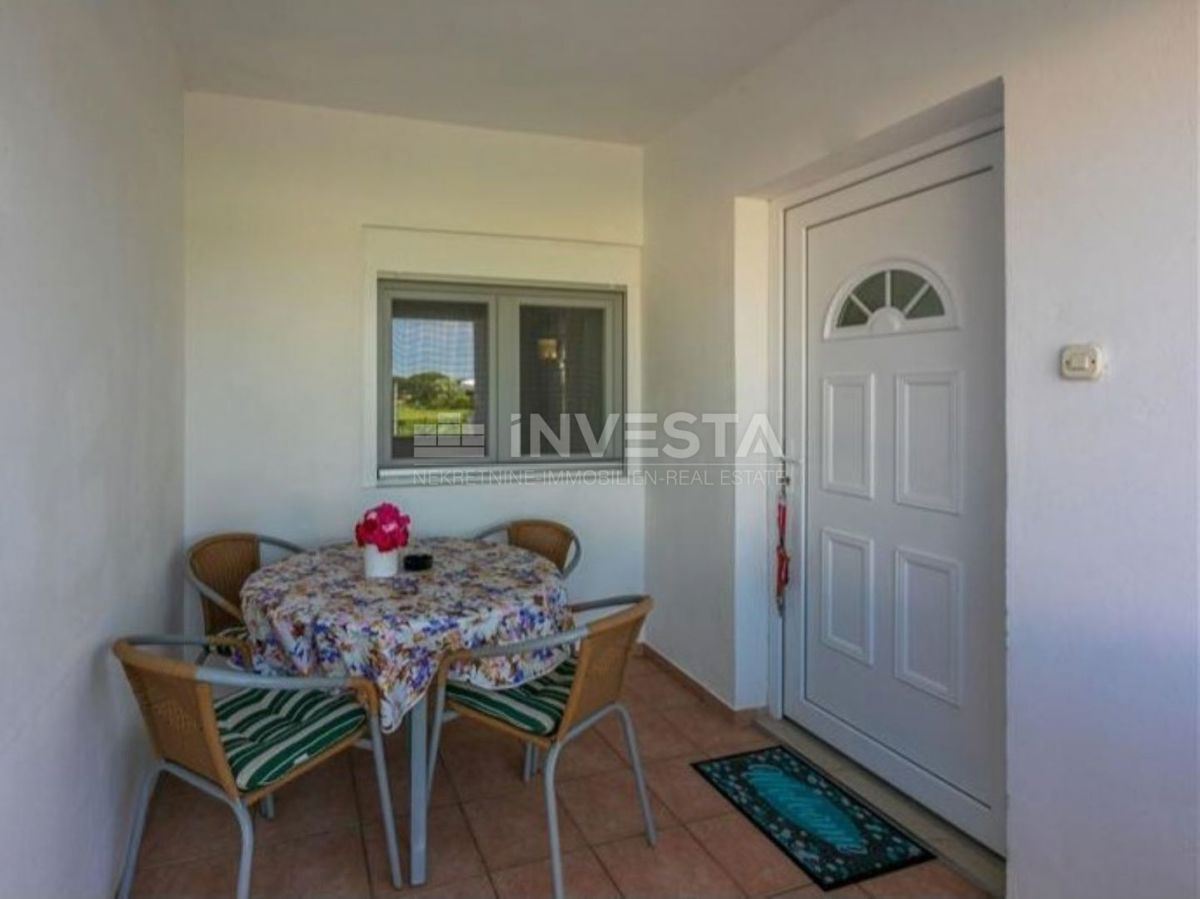 Fažana, apartmajska hiša s 6 apartmaji in bazenom