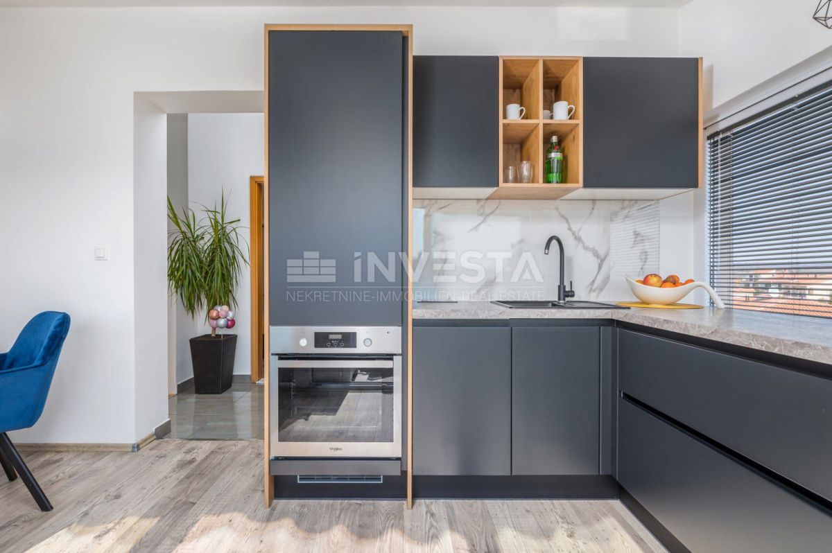Fažana, Valbandon, duplex stanovanje 76 m², 500m od morja