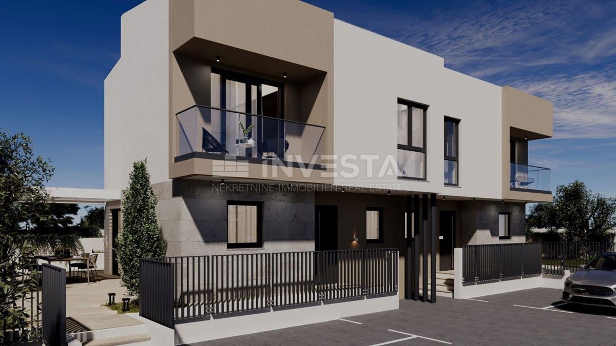 Barbariga, prostorna duplex hiša, pogled na morje.