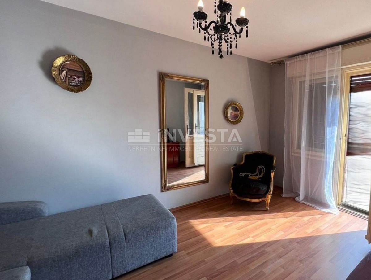 Pula, Veruda, stanovanje s teraso na odlični lokaciji