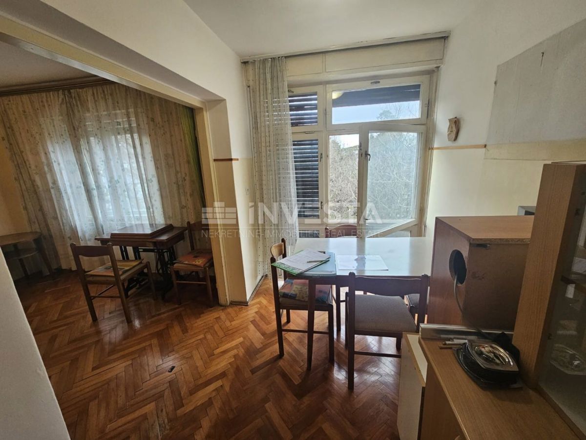 Pula, Veruda, stanovanje s teraso na odlični lokaciji