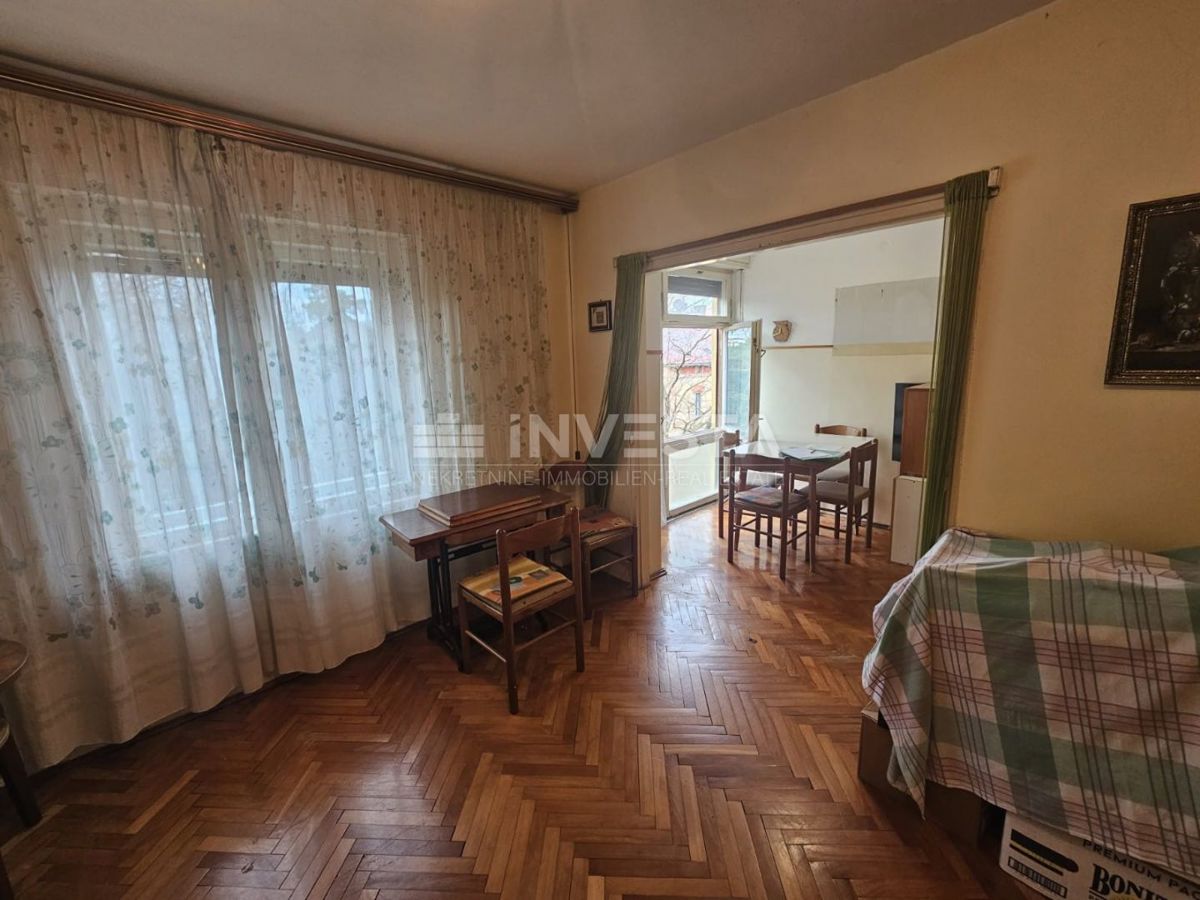 Pula, Veruda, stanovanje s teraso na odlični lokaciji