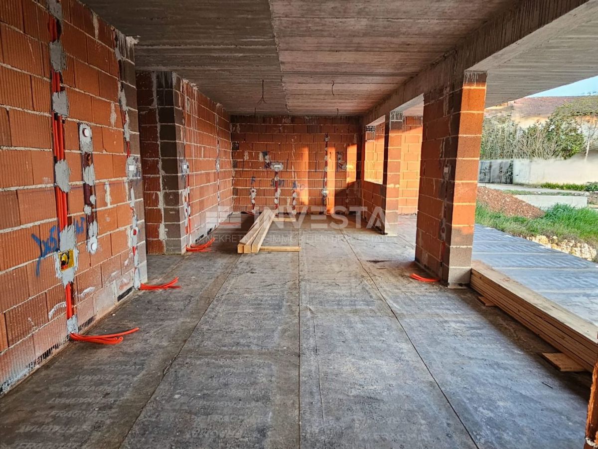 Ližnjan, Muntić – moderna pritlična hiša z bazenom in garažo