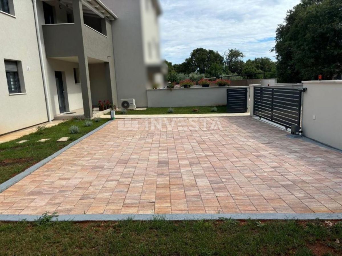 Medulin, Pomer, nova moderna vila z bazenom