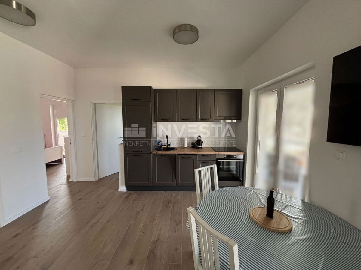 Peroj, družinska hiša blizu plaže