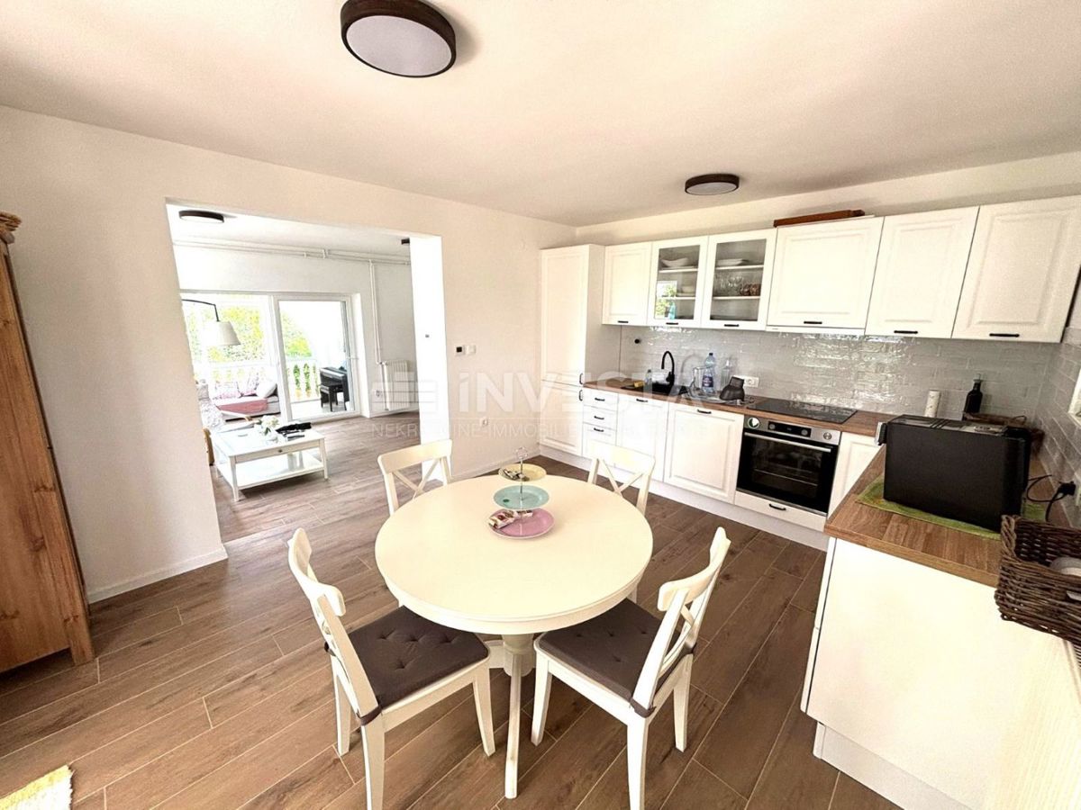 Peroj, družinska hiša blizu plaže