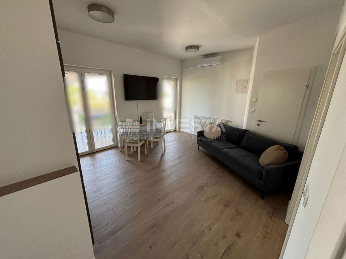 Peroj, družinska hiša blizu plaže