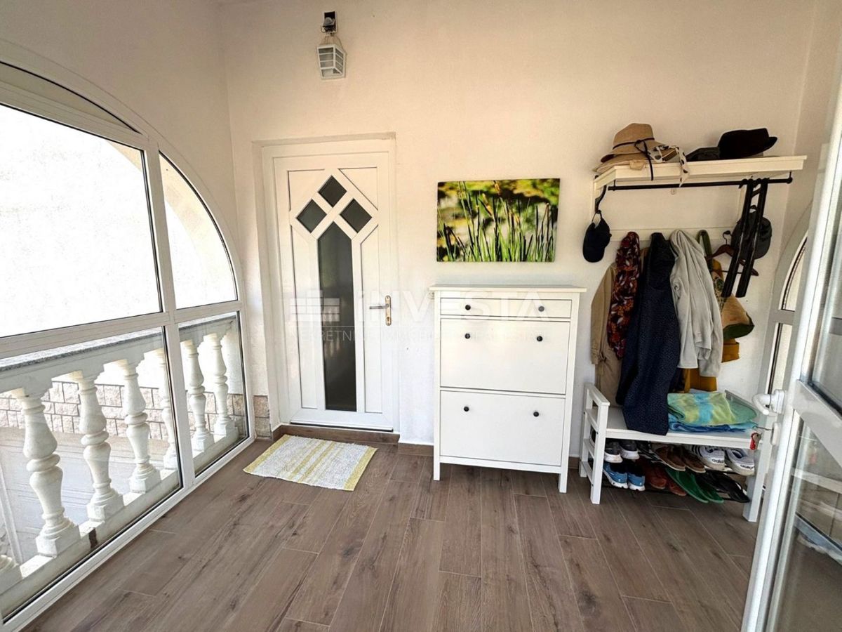 Peroj, družinska hiša blizu plaže