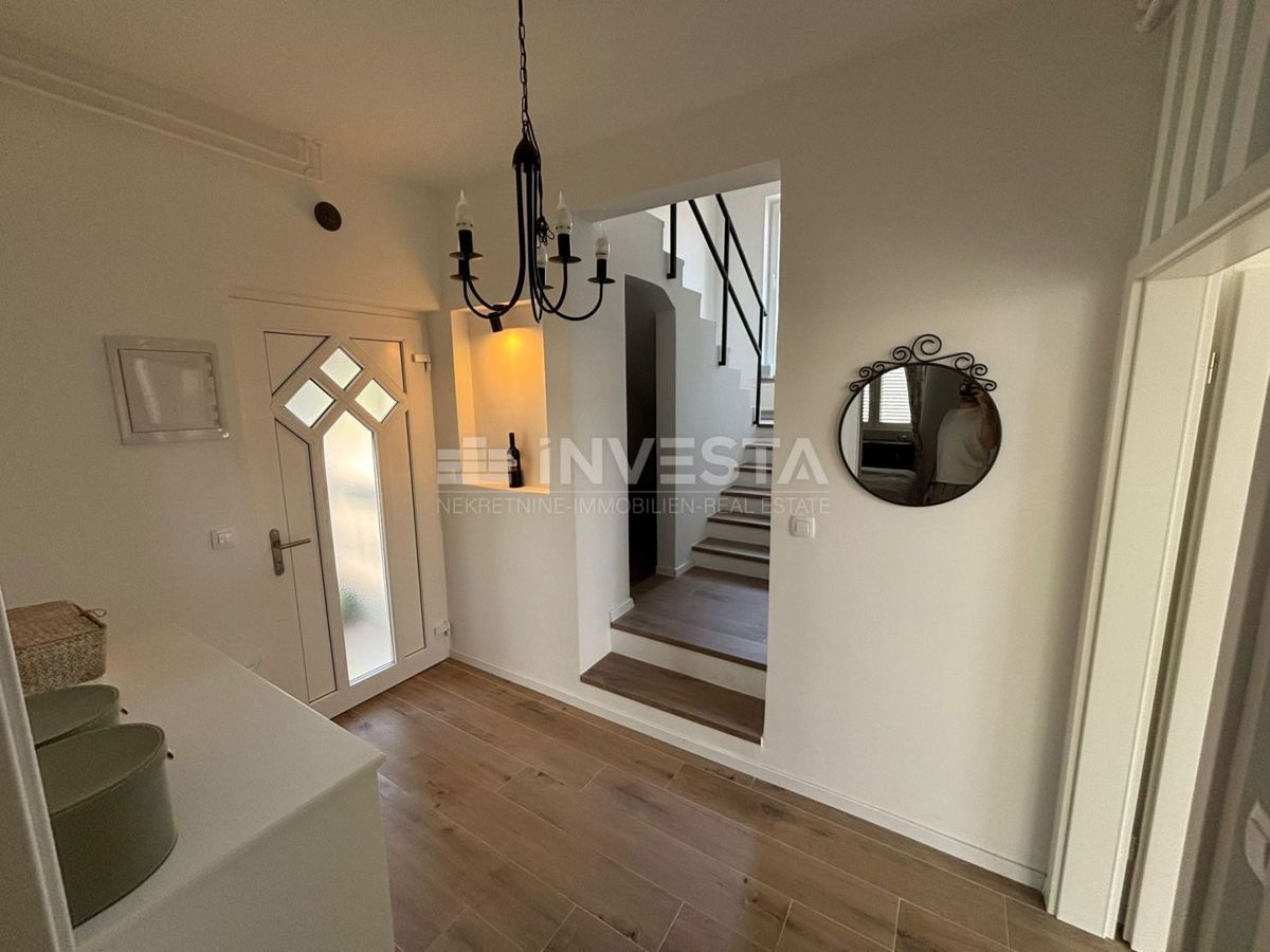 Peroj, družinska hiša blizu plaže