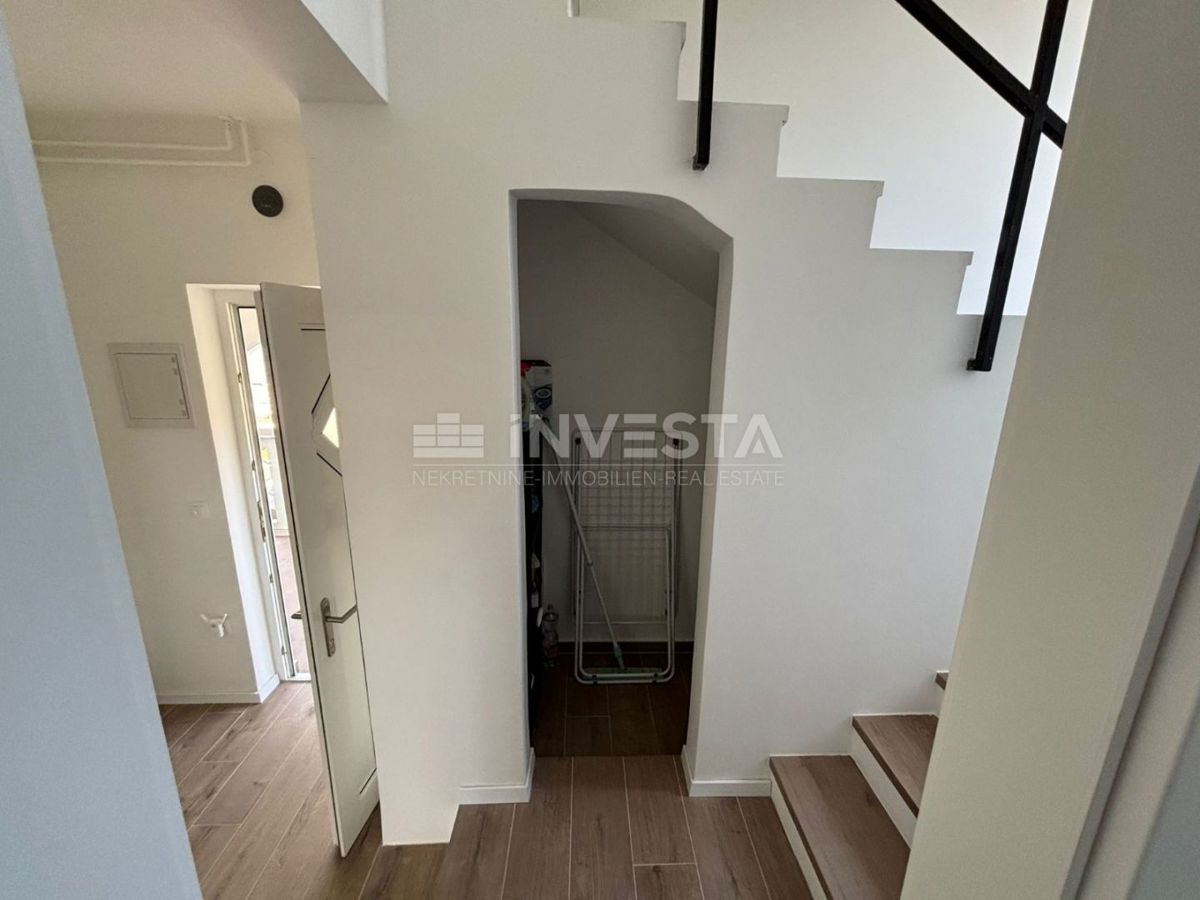 Peroj, družinska hiša blizu plaže