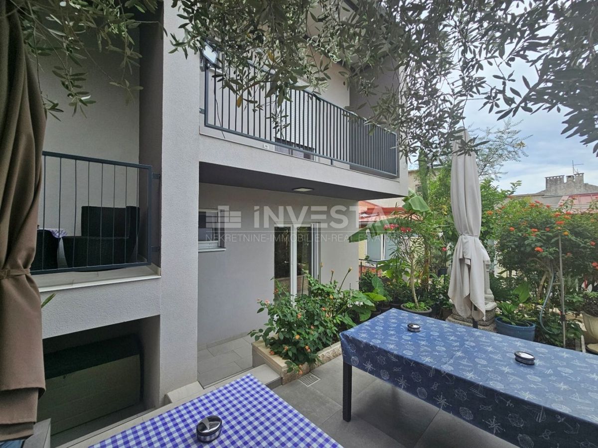 Pula center, popolnoma opremljena nova hiša z garažo