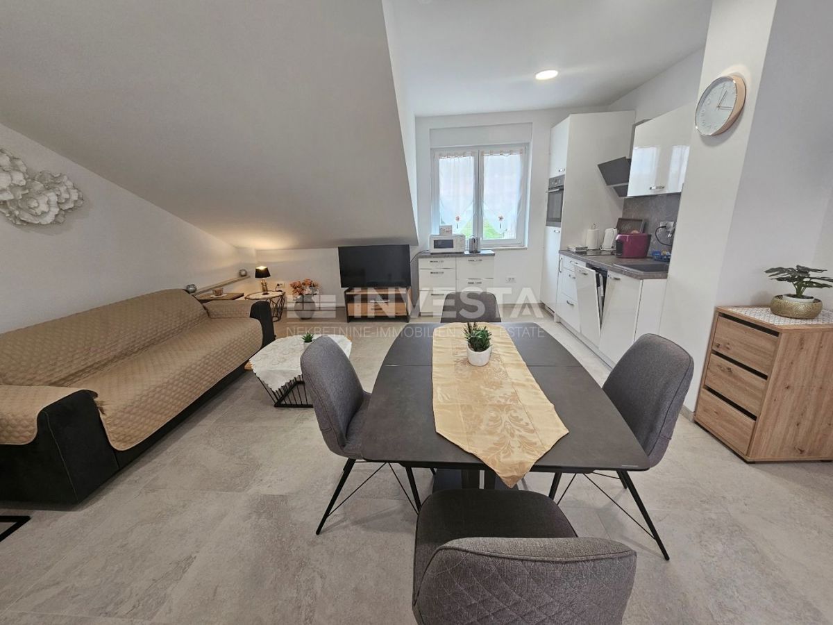 Pula center, popolnoma opremljena nova hiša z garažo