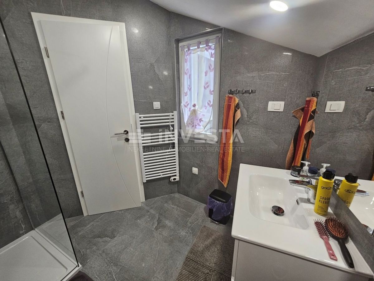 Pula center, popolnoma opremljena nova hiša z garažo