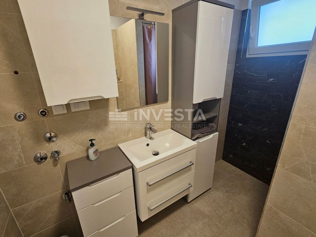 Pula center, popolnoma opremljena nova hiša z garažo