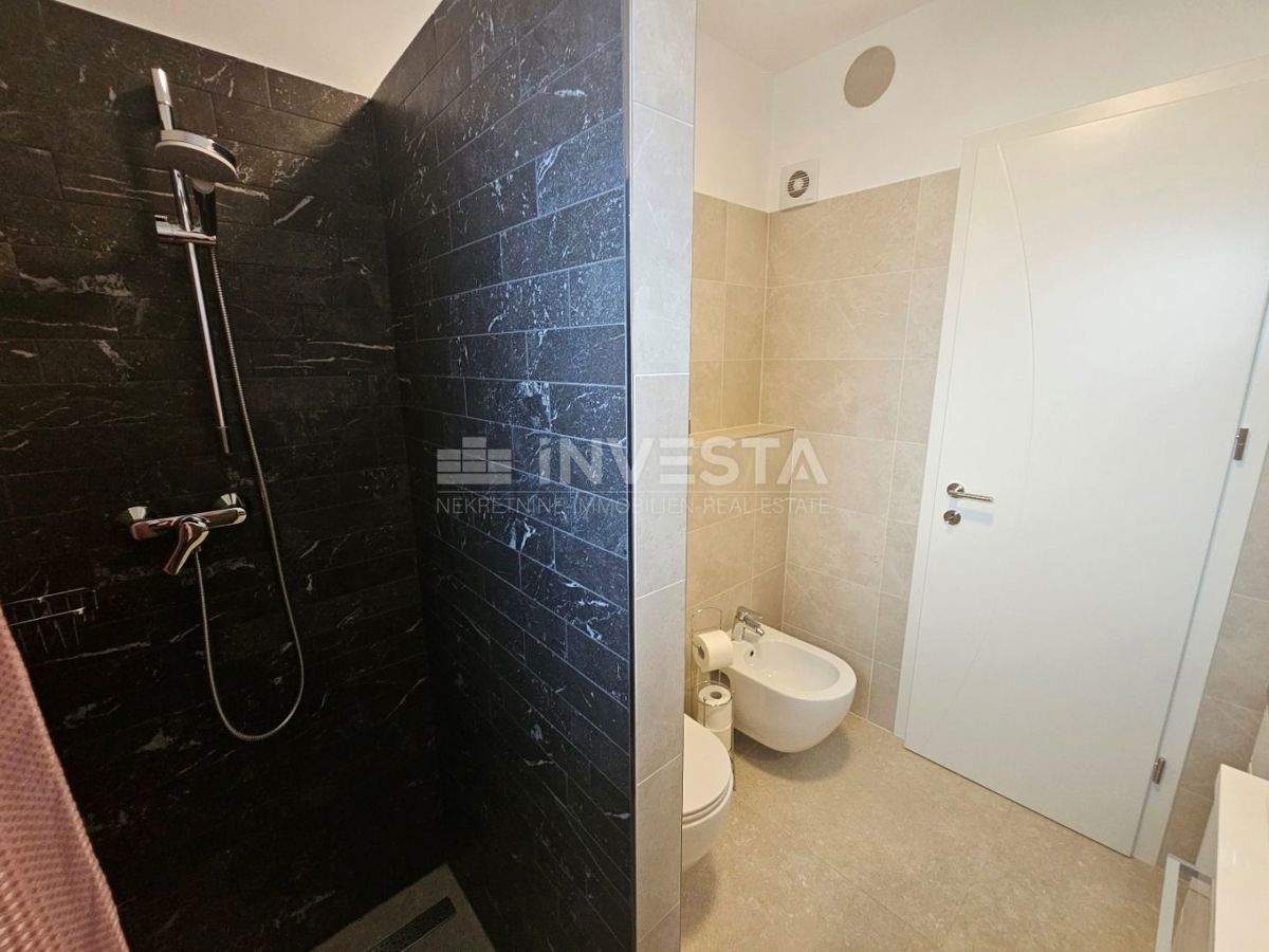 Pula center, popolnoma opremljena nova hiša z garažo