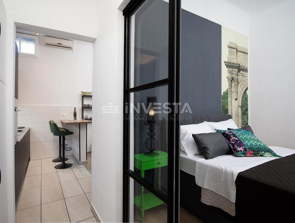 Pula Center, Renoviran Stan 32 m², 2. Nadstropje, Avstro-Ogrska Zgradba