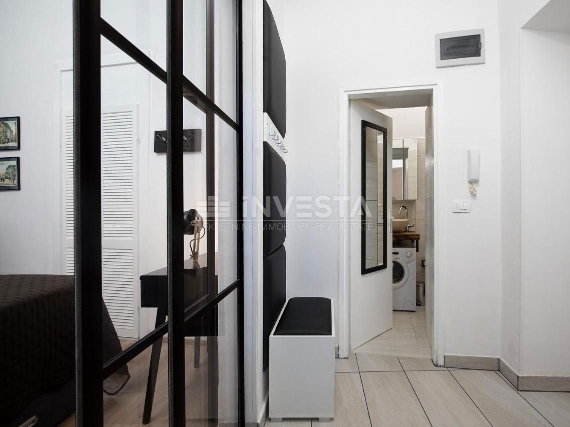 Pula Center, Renoviran Stan 32 m², 2. Nadstropje, Avstro-Ogrska Zgradba
