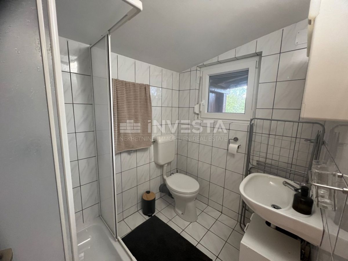 Okolica Marčane, opremljena hiša 130m2 z dvema stanovanjskima enotama