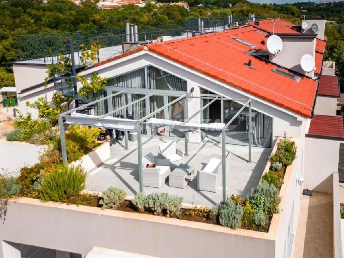 Hrvaška, Istra, Medulin, edinstven penthouse 230m2 z razgledom na morje