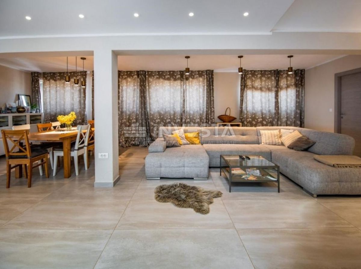 Hrvaška, Istra, Medulin, edinstven penthouse 230m2 z razgledom na morje