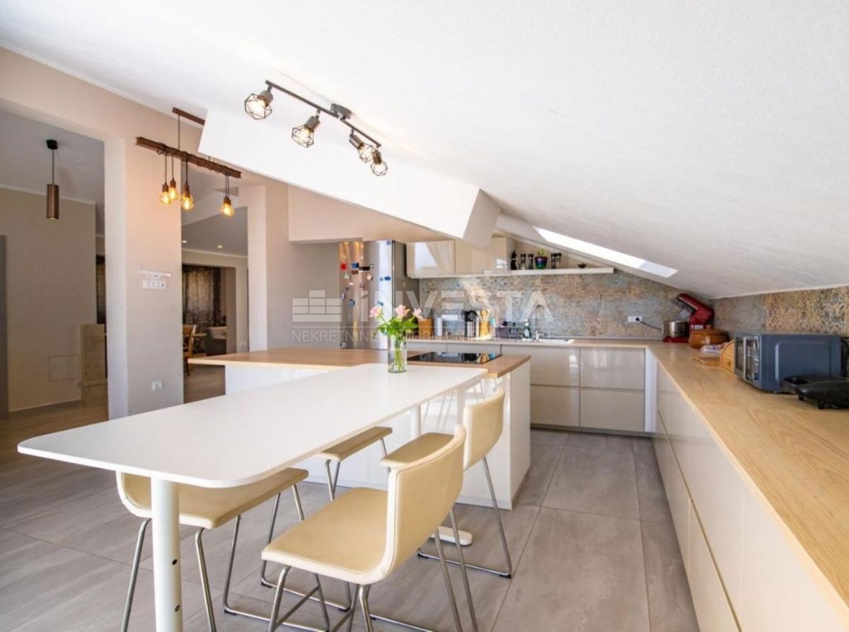 Hrvaška, Istra, Medulin, edinstven penthouse 230m2 z razgledom na morje