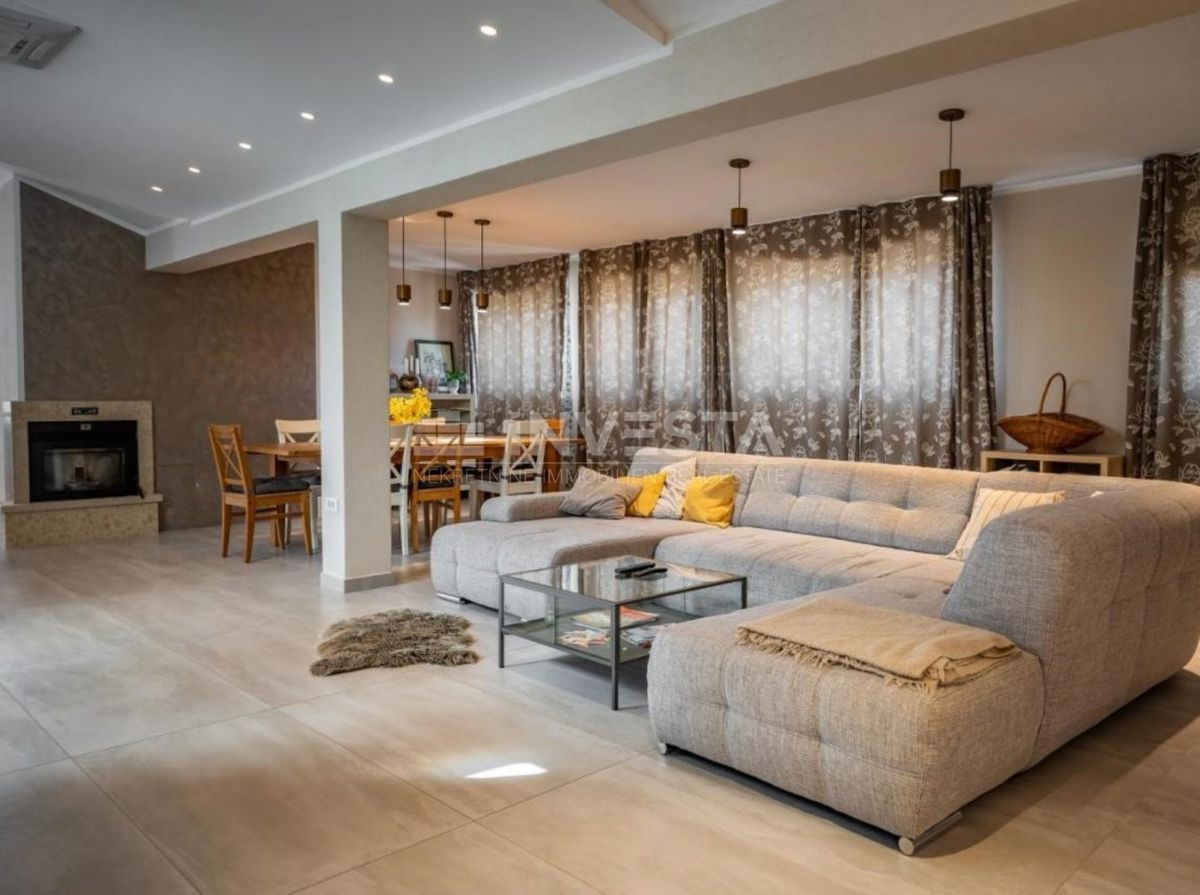 Hrvaška, Istra, Medulin, edinstven penthouse 230m2 z razgledom na morje