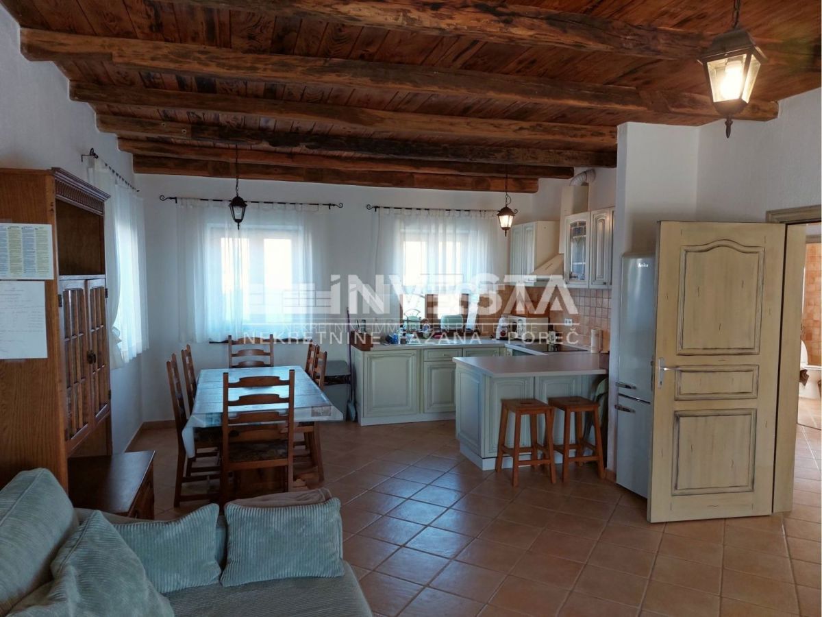 Okolica Svetvinčenta, čudovita rustikalna vila z bazenom 155 m2, 4 spalnice