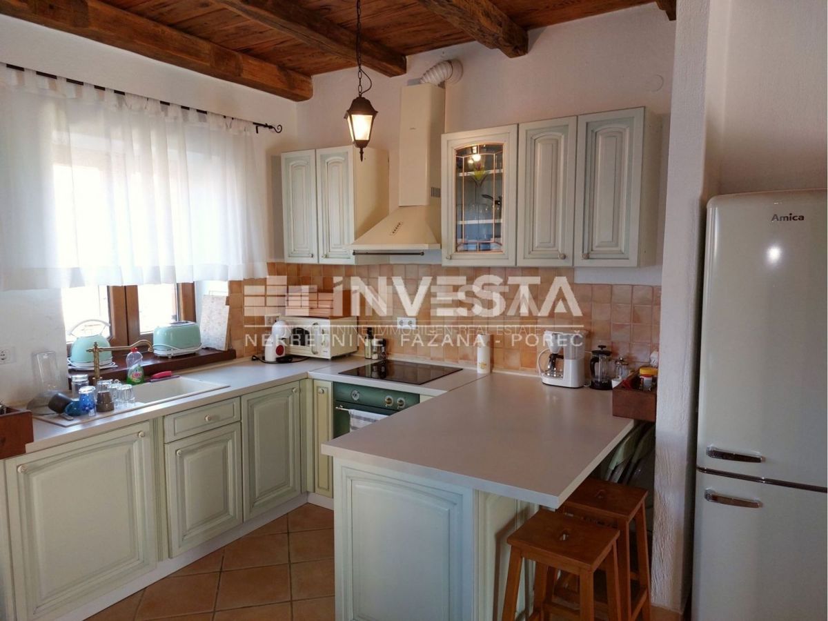 Okolica Svetvinčenta, čudovita rustikalna vila z bazenom 155 m2, 4 spalnice