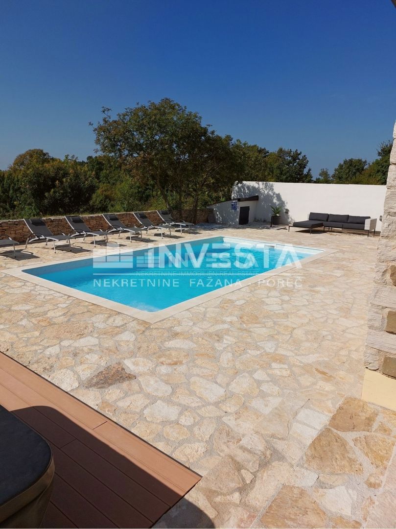 Okolica Svetvinčenta, čudovita rustikalna vila z bazenom 155 m2, 4 spalnice