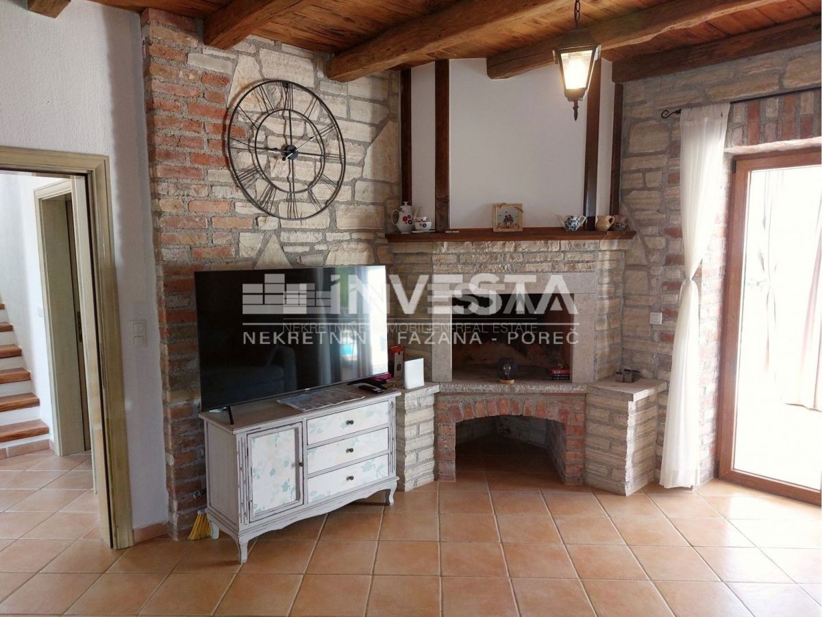Okolica Svetvinčenta, čudovita rustikalna vila z bazenom 155 m2, 4 spalnice