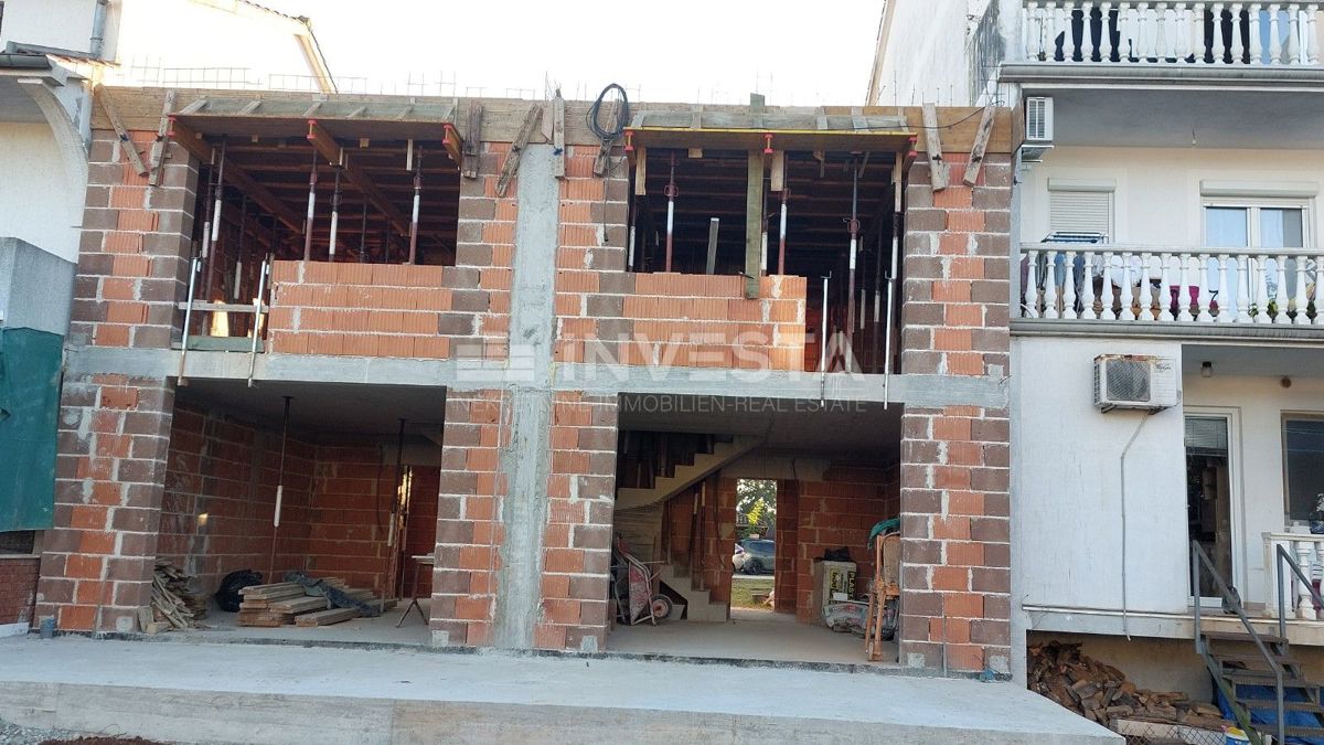 Okolica Poreča, Hiša z 2 nadstropnima stanovanjskima enotama, novogradnja!