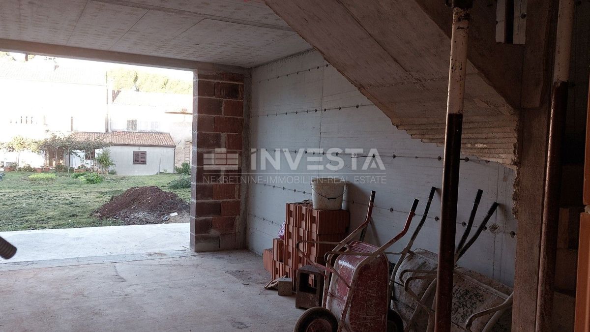 Okolica Poreča, Hiša z 2 nadstropnima stanovanjskima enotama, novogradnja!