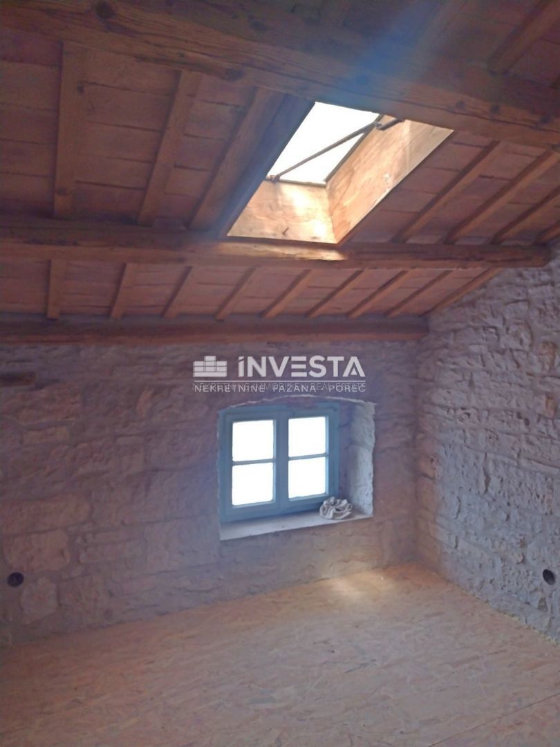 Kaštelir, na novo prenovljena kamnita počitniška hiša s 4 spalnicami in vinsko kletjo