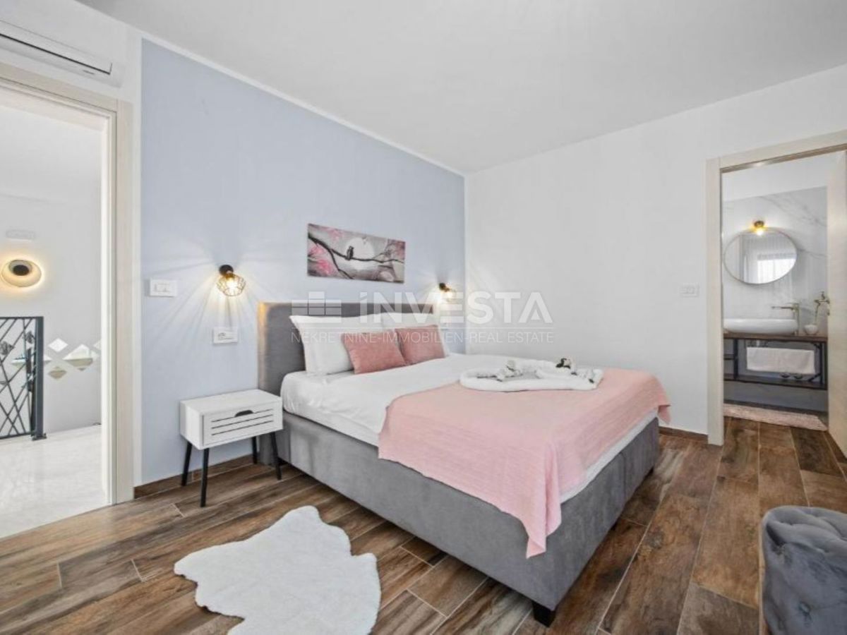 Galižana, vila s bazenom in pogledom na morje