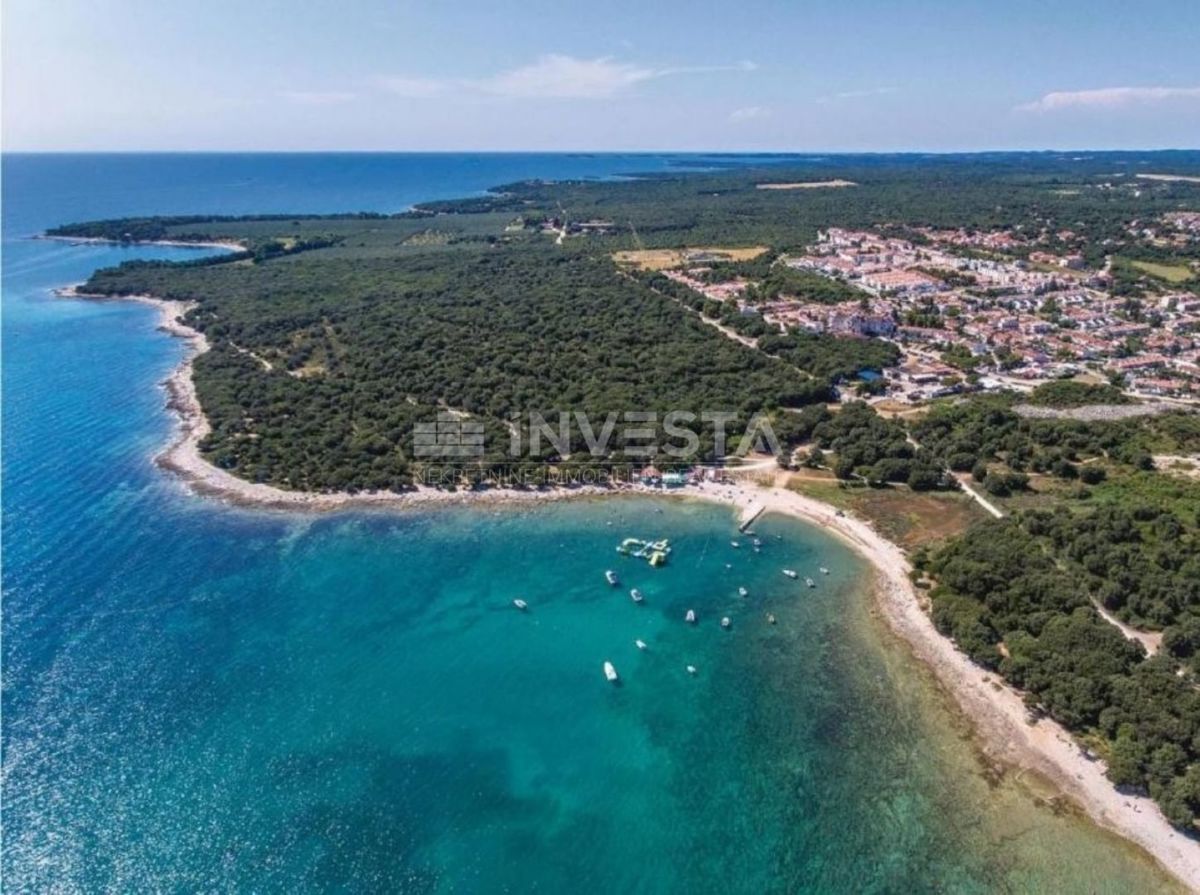 Barbariga, urejen dvoetažni apartma s pogledom na morje.