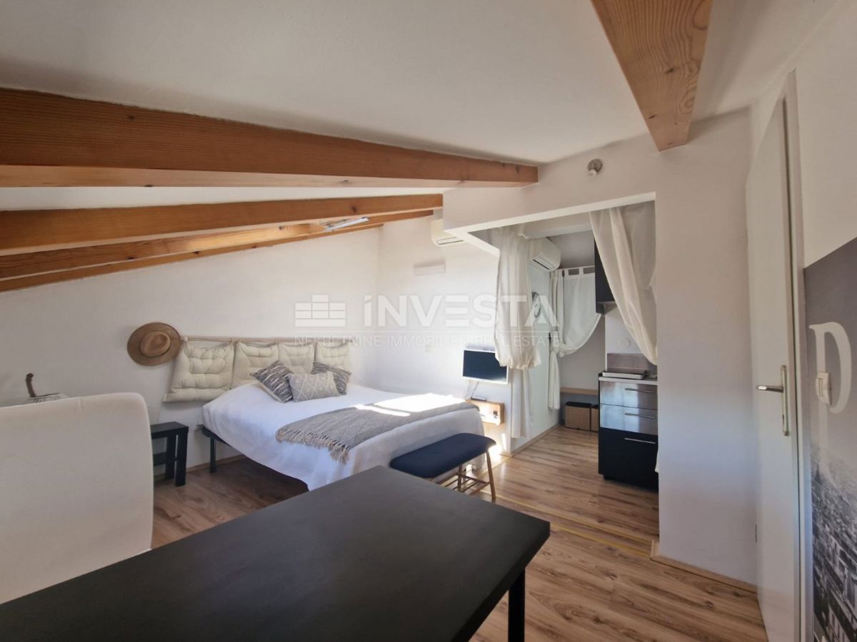 Rovinj, dvoetažno stanovanje, 2 opremljena studio apartmaja