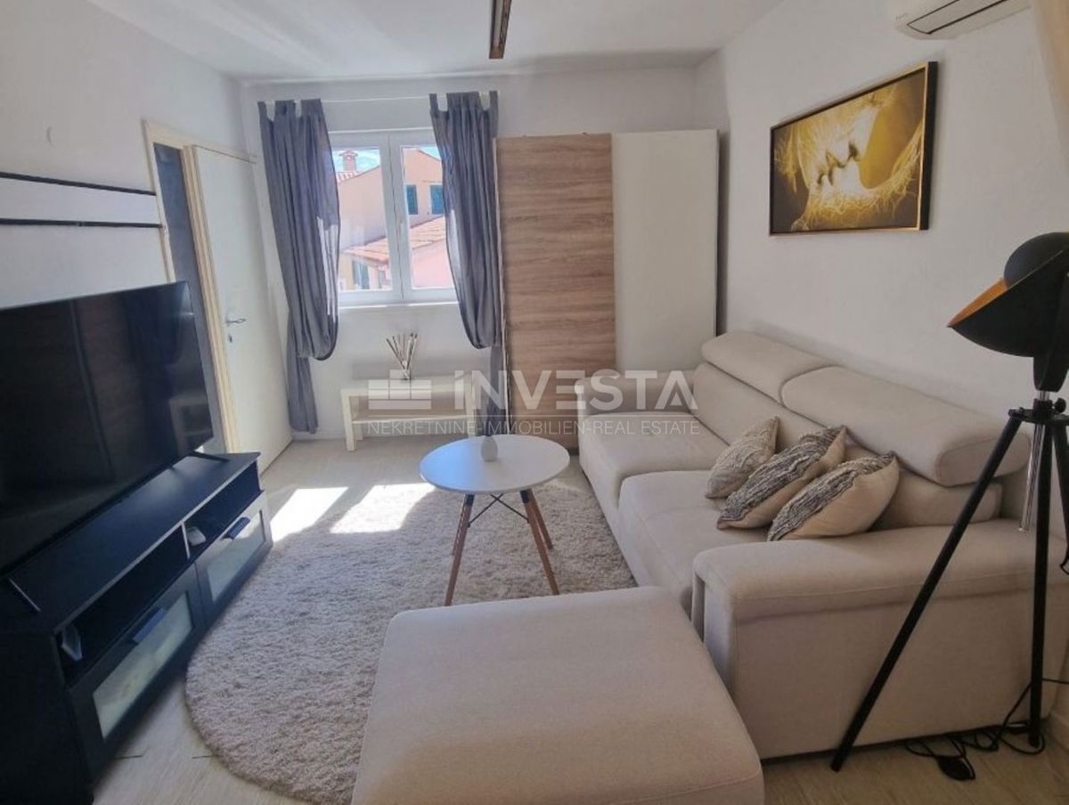 Rovinj, dvoetažno stanovanje, 2 opremljena studio apartmaja