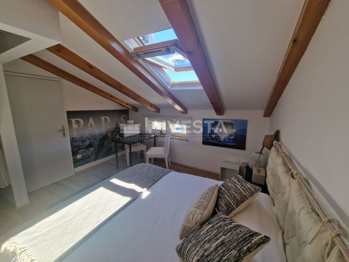 Rovinj, dvoetažno stanovanje, 2 opremljena studio apartmaja