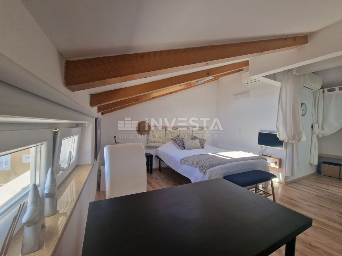 Rovinj, dvoetažno stanovanje, 2 opremljena studio apartmaja