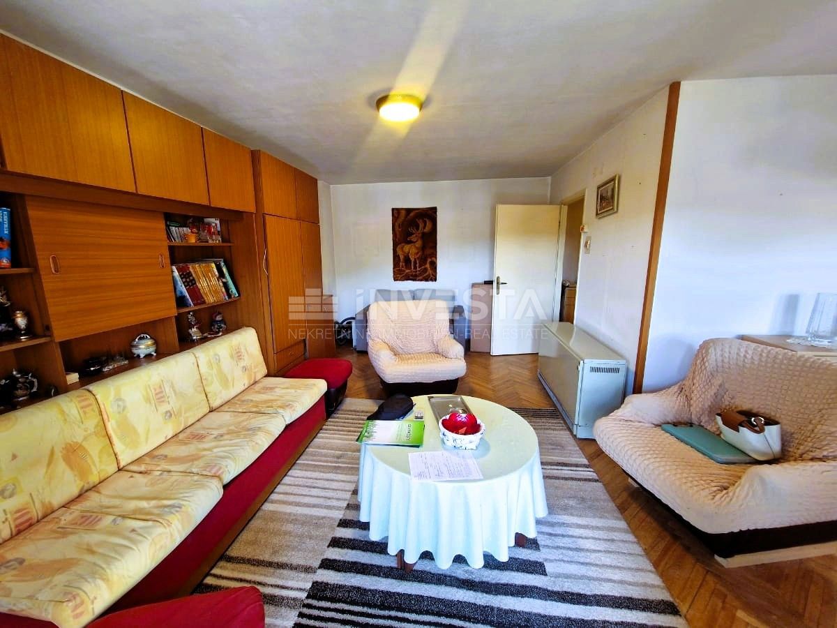 Stan z 2 terasama in panoramskim razgledom, center
