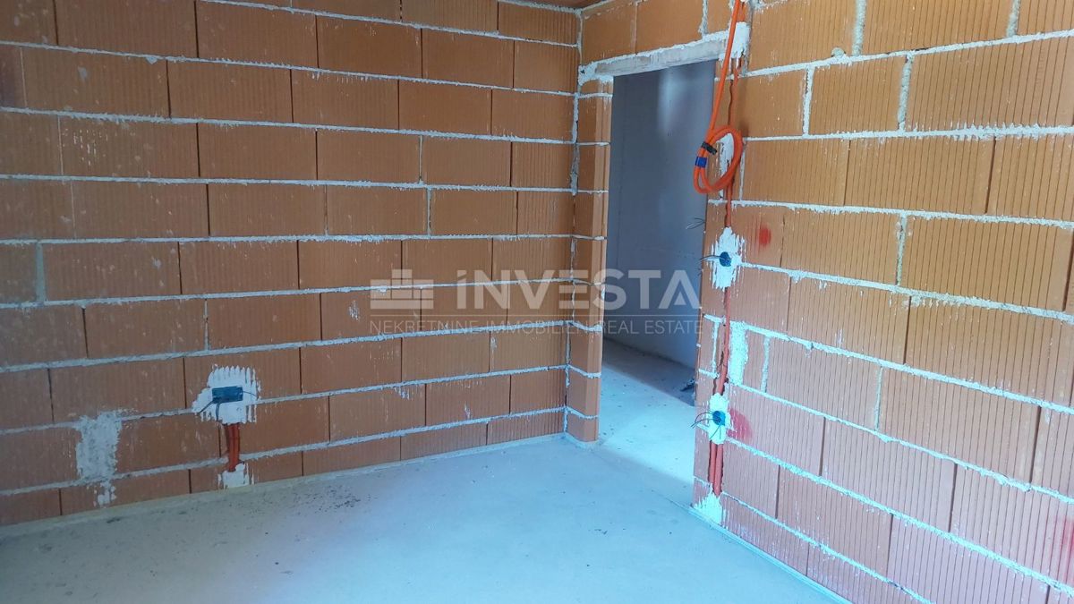 Kamnita hiša – začeta prenova