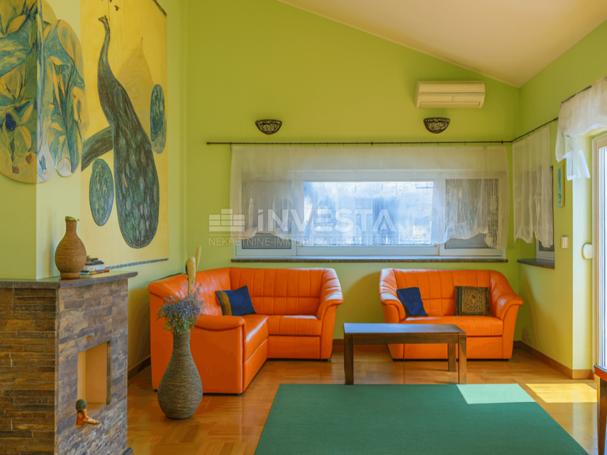 Fažana, izjemno stanovanje blizu plaže, vrt, terasa in parkirišče