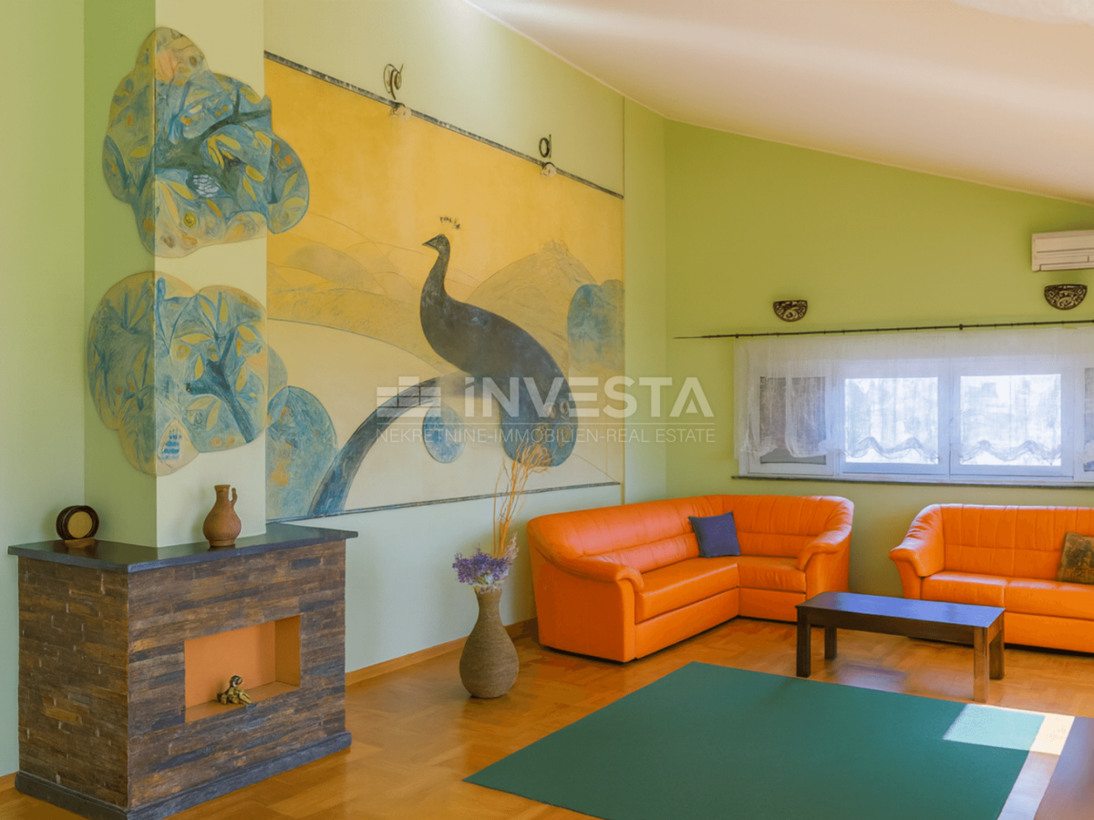 Fažana, izjemno stanovanje blizu plaže, vrt, terasa in parkirišče