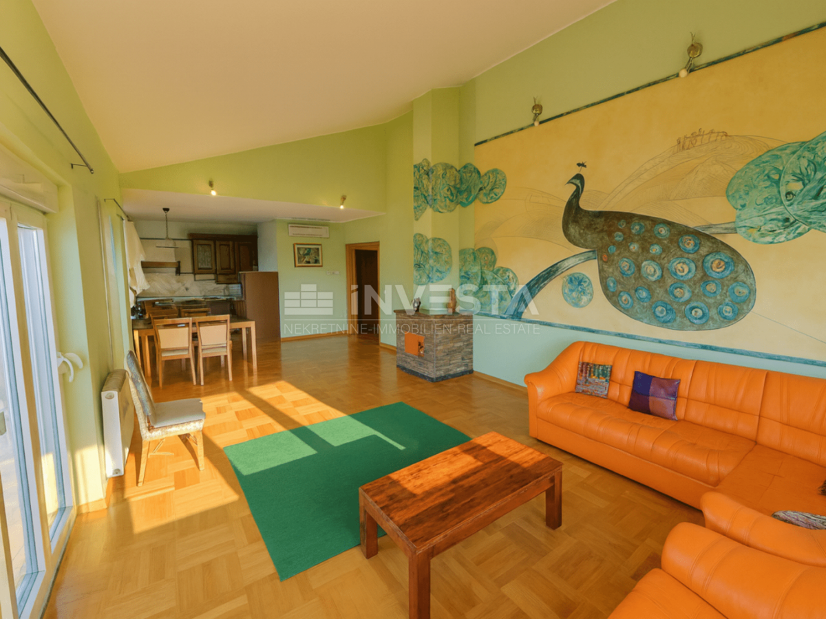 Fažana, izjemno stanovanje blizu plaže, vrt, terasa in parkirišče